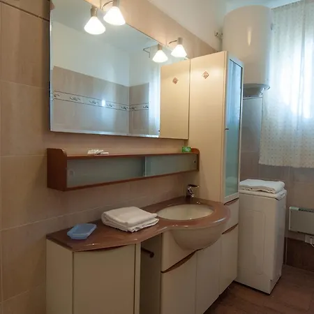 Oasi 225 피에트라산타